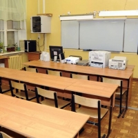 Школы с низкими результатами обучения поддержат в Омской области