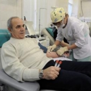 Омским донорам продолжат платить деньги