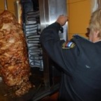 В Омске нашли антисанитарийный киоск горячего питания