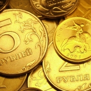 Омским учителям дважды повысят зарплату