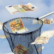 Омские школьники и учителя станут богаче на 40 млн