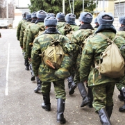 Выпускников не призовут до октября