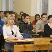Выпускники техникумов не хотят поступать в вузы