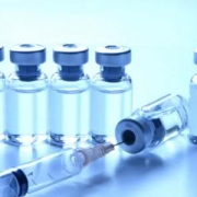 В Омск завезут дополнительную вакцину от клеща